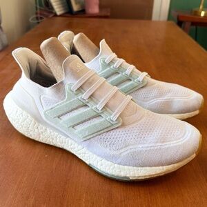Adidas Men’s UltraBoost 22 (Size 11)